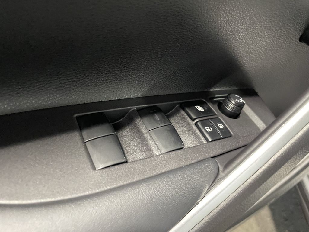 Thumbnail: 2025 Toyota Corolla Cross - 31