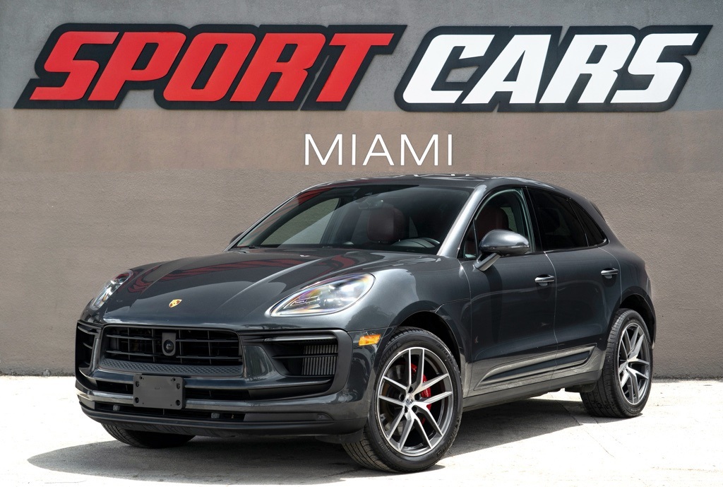 2022 Porsche Macan S - Photo 1