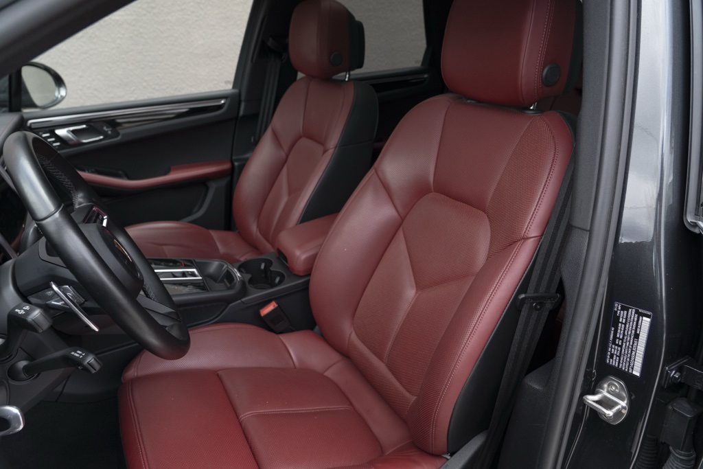 2022 Porsche Macan S - Photo 12