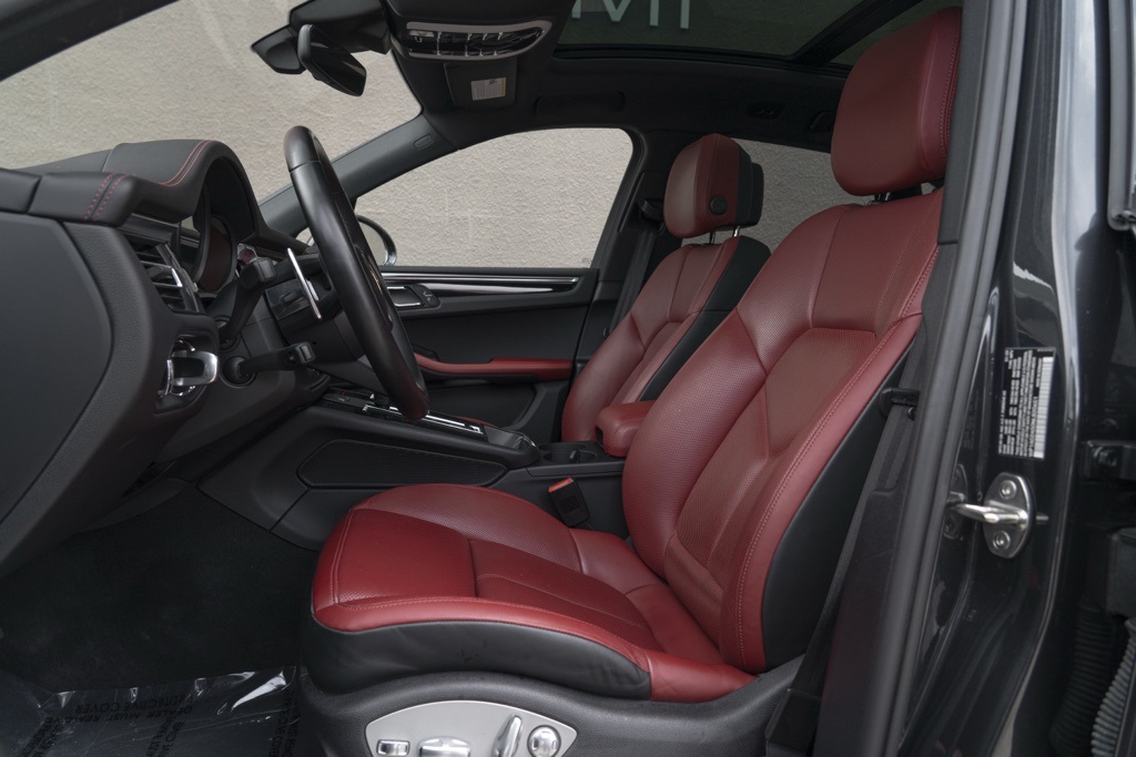 2022 Porsche Macan S - Photo 15