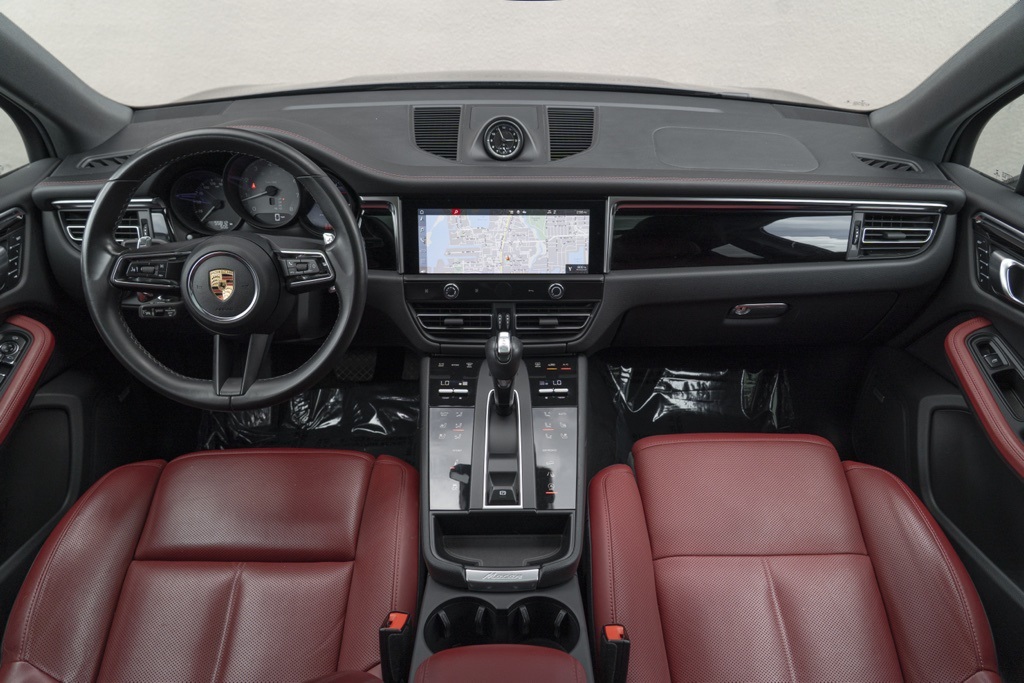 2022 Porsche Macan S - Photo 2