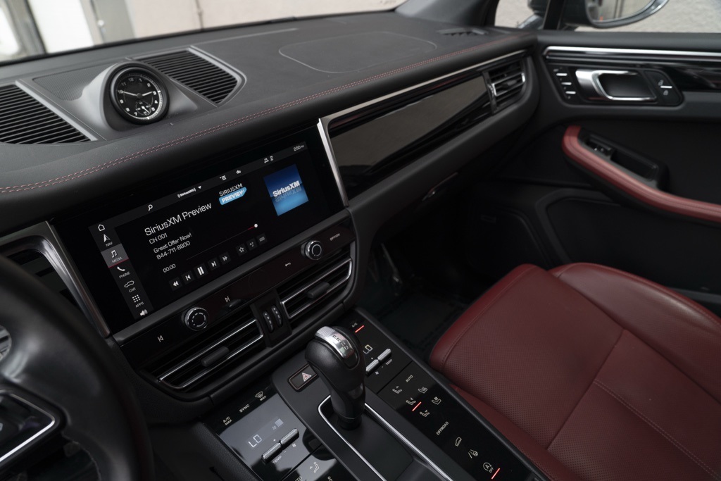 2022 Porsche Macan S - Photo 27