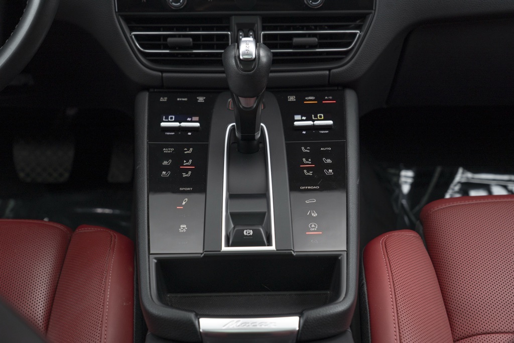 2022 Porsche Macan S - Photo 34