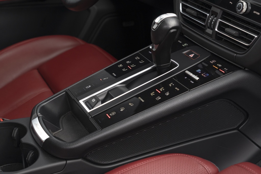 2022 Porsche Macan S - Photo 37