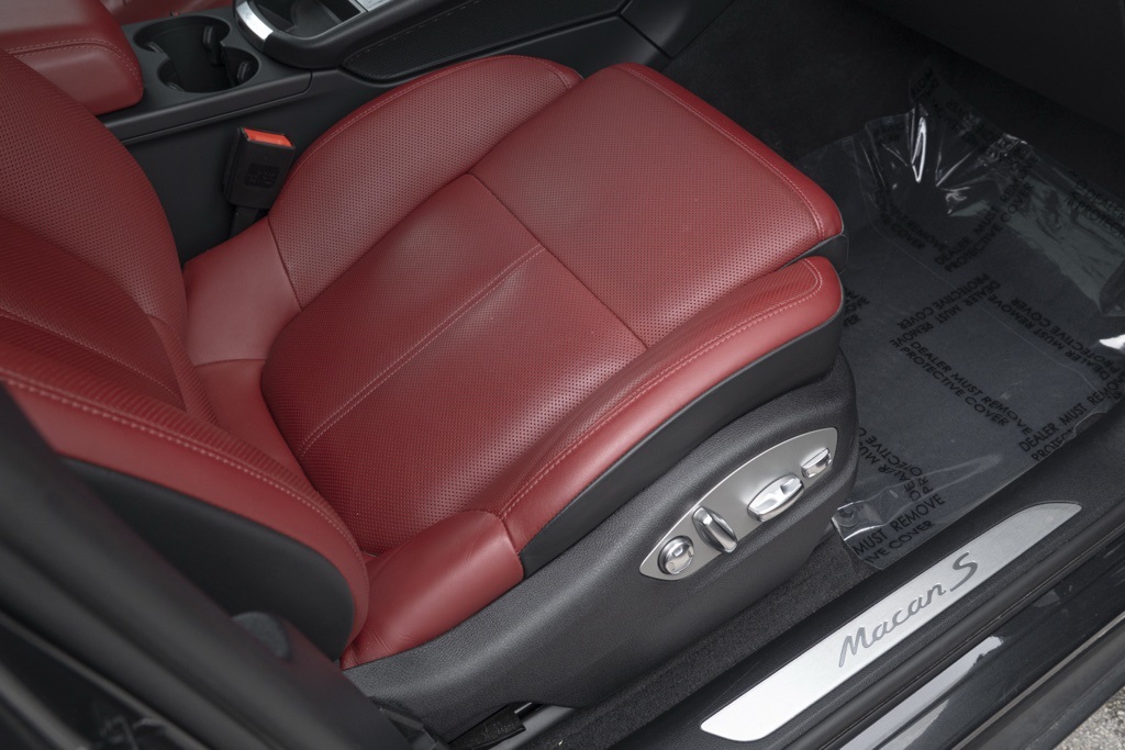 2022 Porsche Macan S - Photo 42