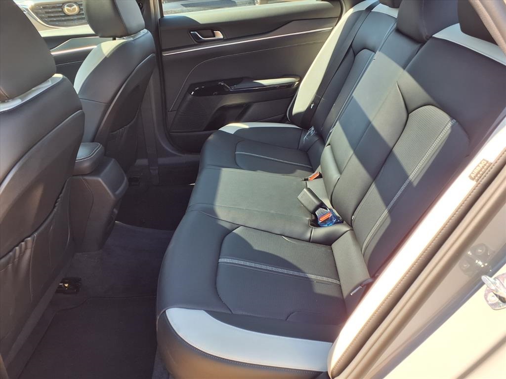 2025 Kia K5 GT-Line - 8