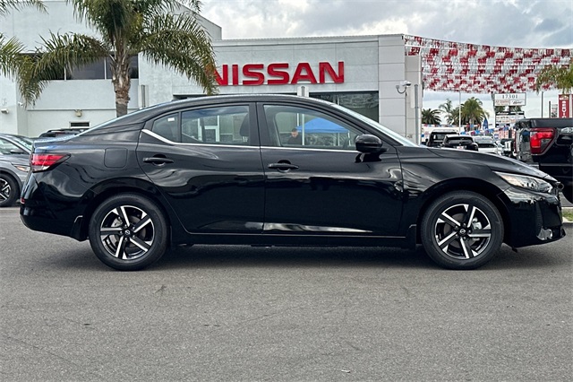 2025 Nissan Sentra SV photo 2