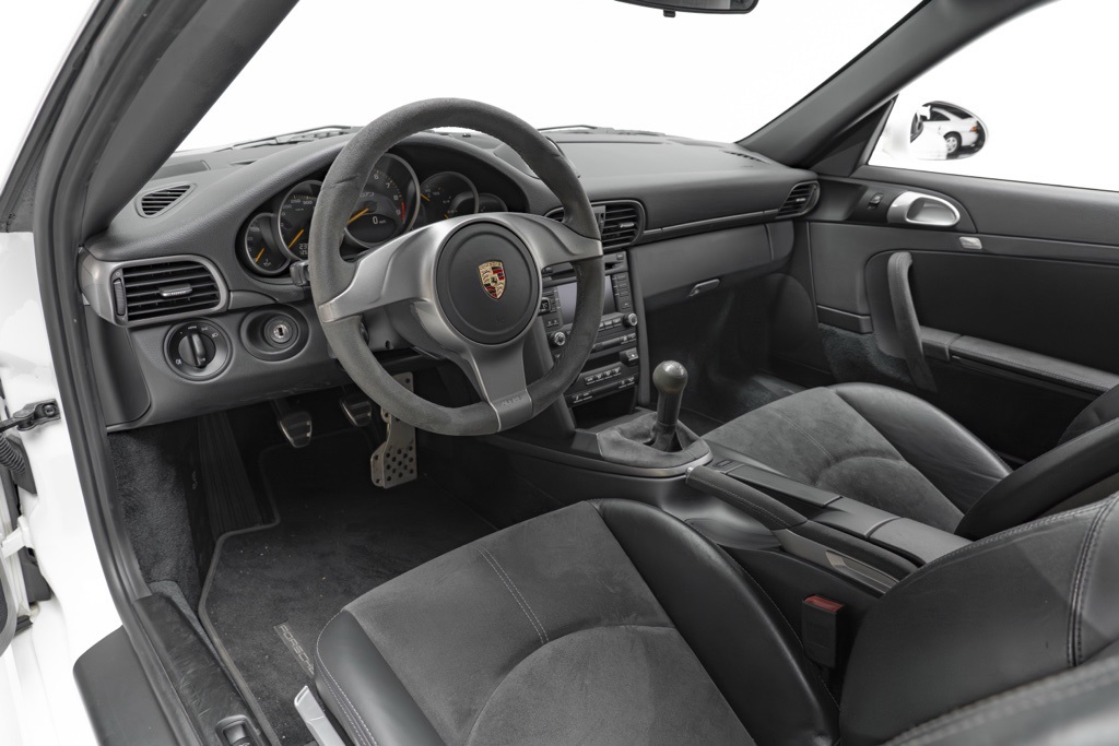 2010 Porsche 911 - Thumbnail 2