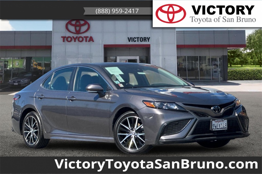 2024 Toyota Camry SE FWD