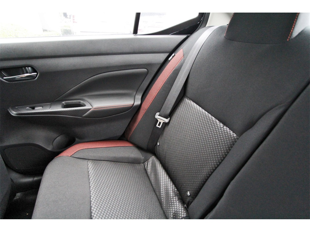 2025 Nissan Versa 1.6 SR - 10