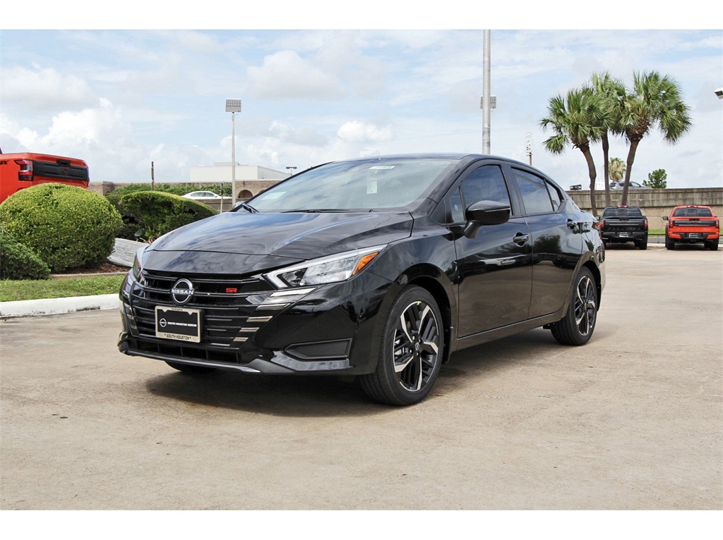 2025 Nissan Versa 1.6 SR - 1