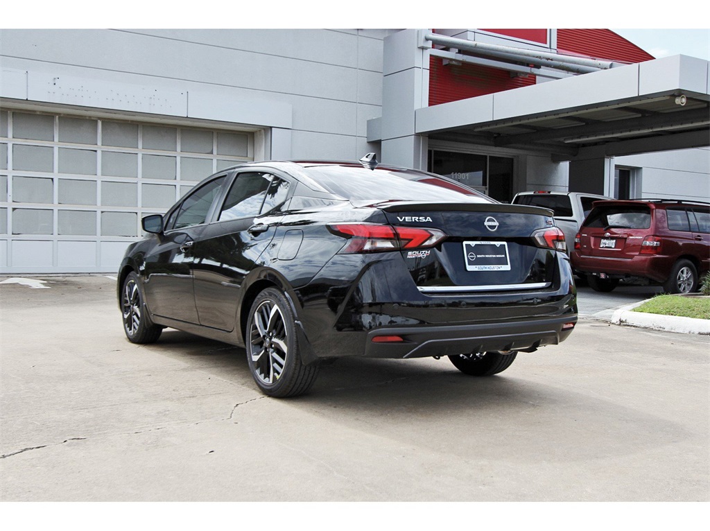 2025 Nissan Versa 1.6 SR - 2