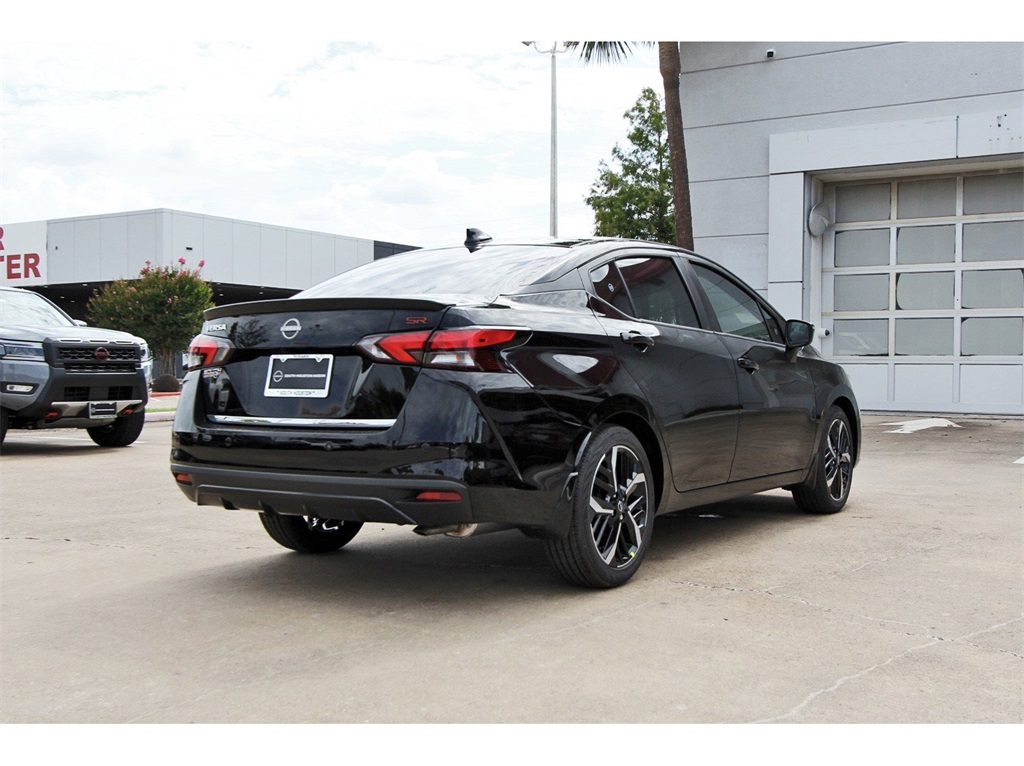 2025 Nissan Versa 1.6 SR - 3