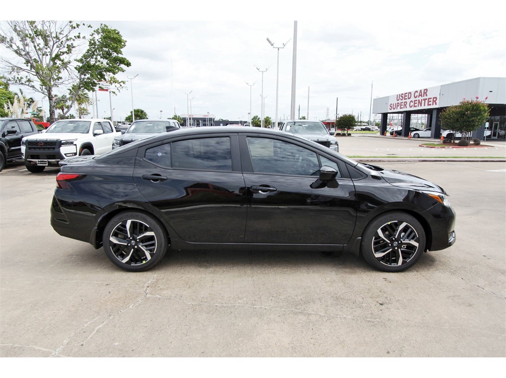 2025 Nissan Versa 1.6 SR - 4