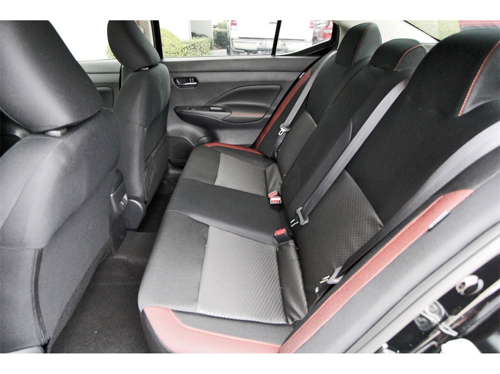 2025 Nissan Versa 1.6 SR - 6