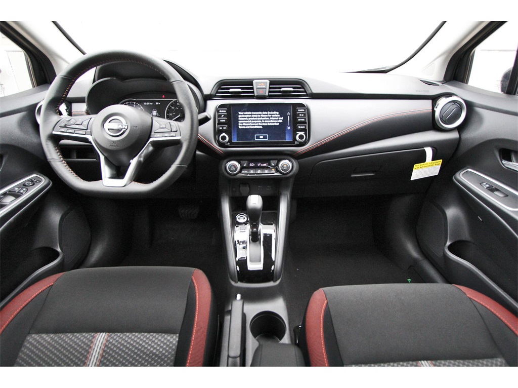 2025 Nissan Versa 1.6 SR - 8