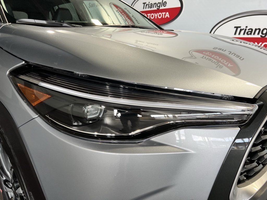 Thumbnail: 2026 Toyota Corolla Cross - 10