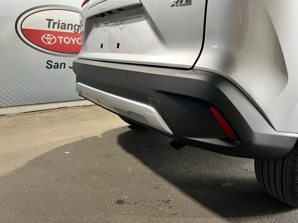 Thumbnail: 2026 Toyota Corolla Cross - 18