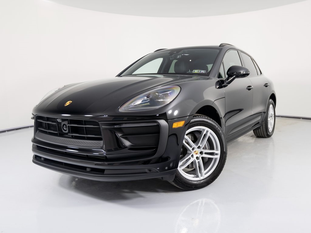 /2025 Porsche Macan