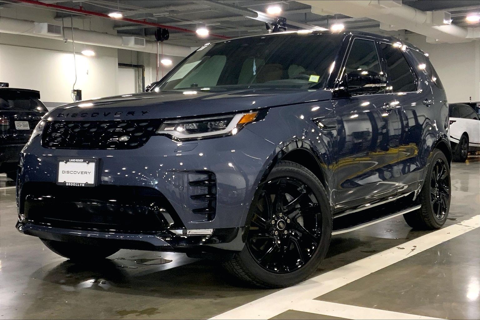 2025 Land Rover Discovery P300 Dynamic SE AWD