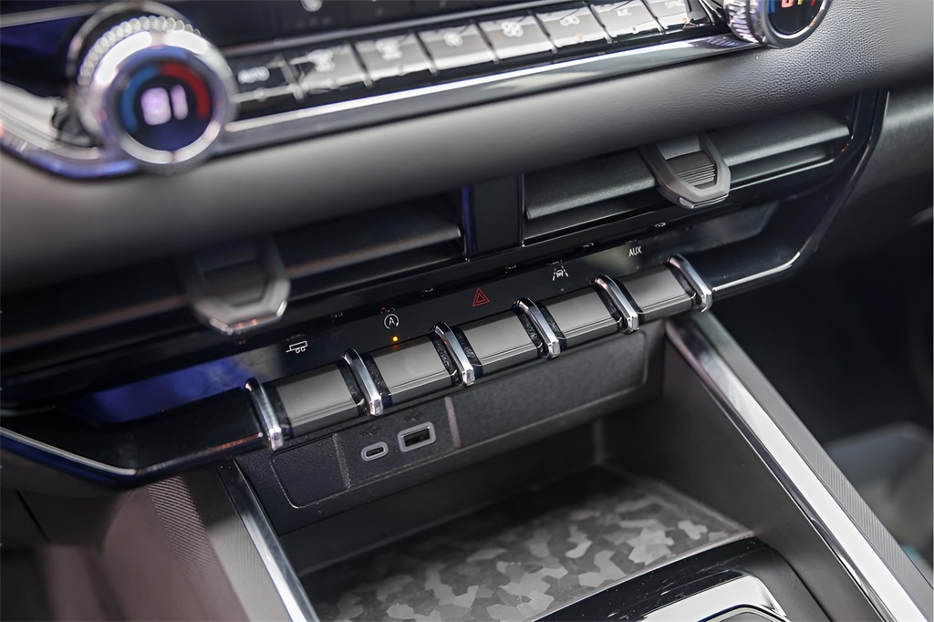 Used Car 2024 Gmc Canyon  Elevation For Sale Under $35,000 In Austin, Texas