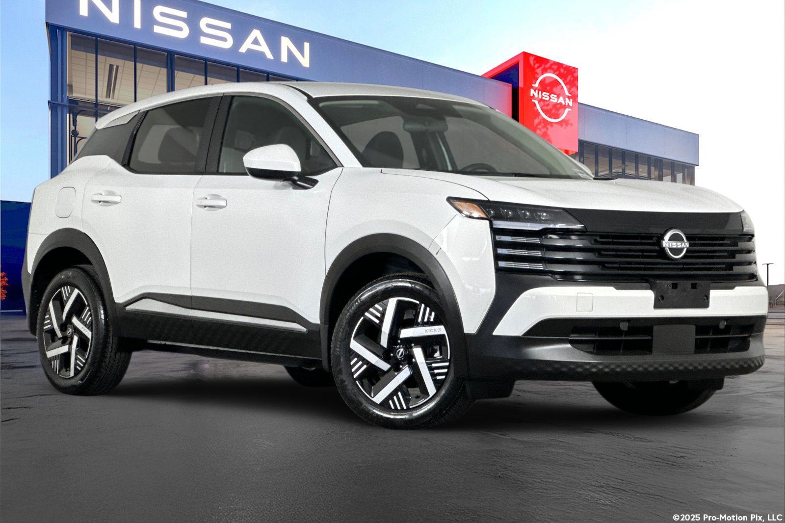 2025 Nissan Kicks SV's photo