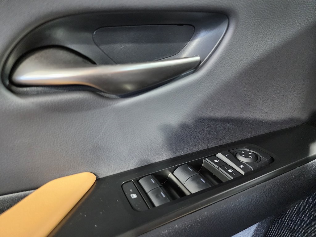 Thumbnail: 2025 Lexus UX - 13