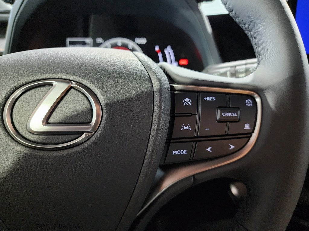 Thumbnail: 2025 Lexus UX - 16