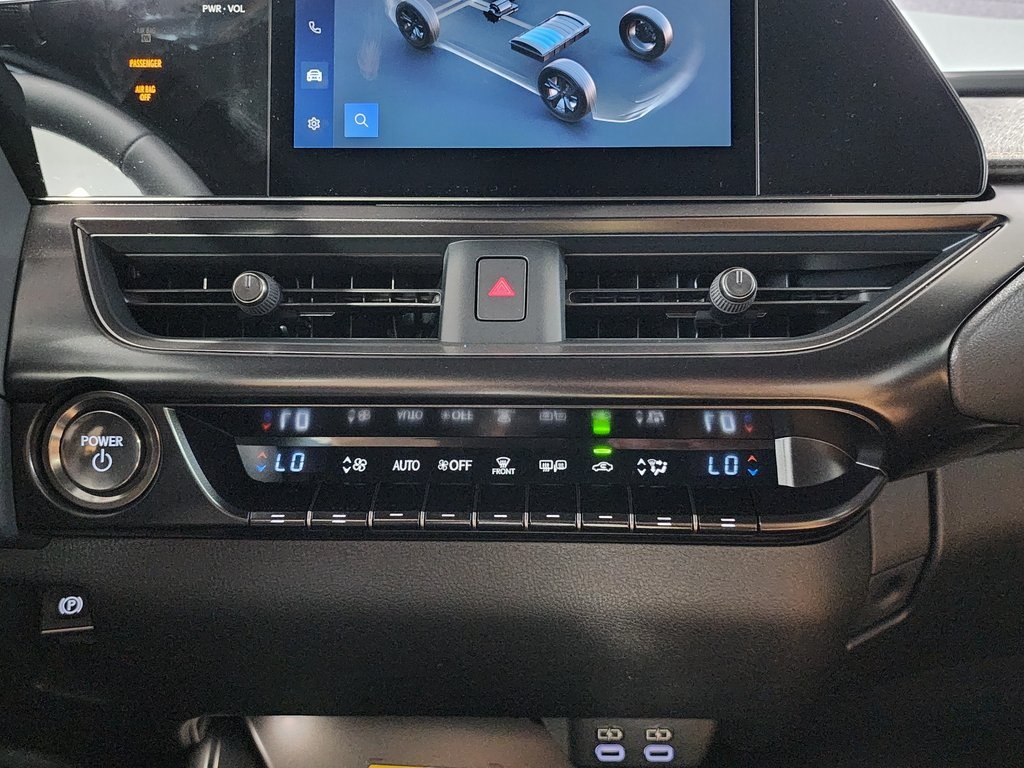 Thumbnail: 2025 Lexus UX - 21