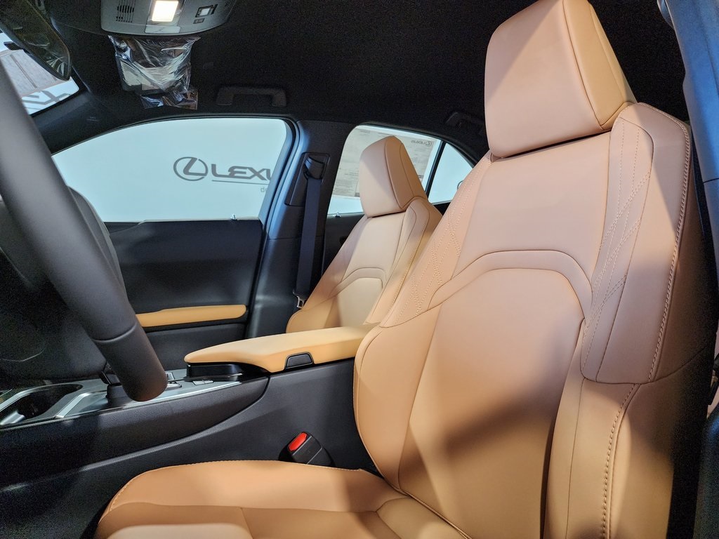 Thumbnail: 2025 Lexus UX - 25