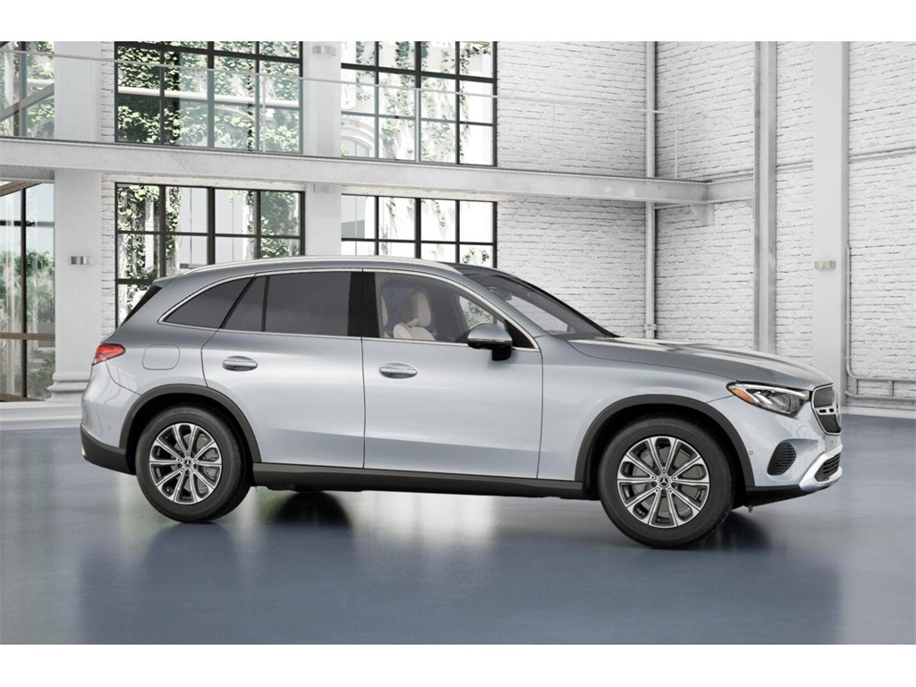 2025 Mercedes Benz GLC 300 photo 14