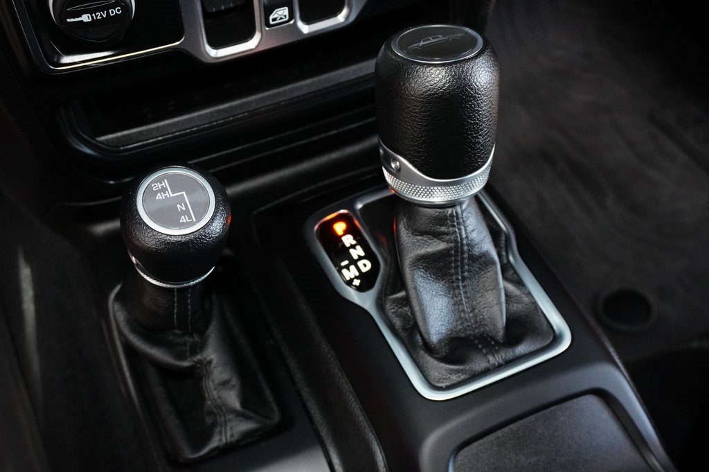 Used Car 2023 Jeep Gladiator  Willys For Sale Under $40,000 In Weatherford, Texas