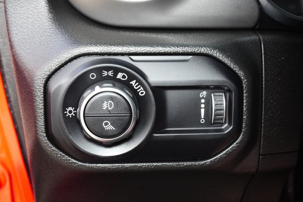 Used Car 2023 Jeep Gladiator  Willys For Sale Under $40,000 In Weatherford, Texas