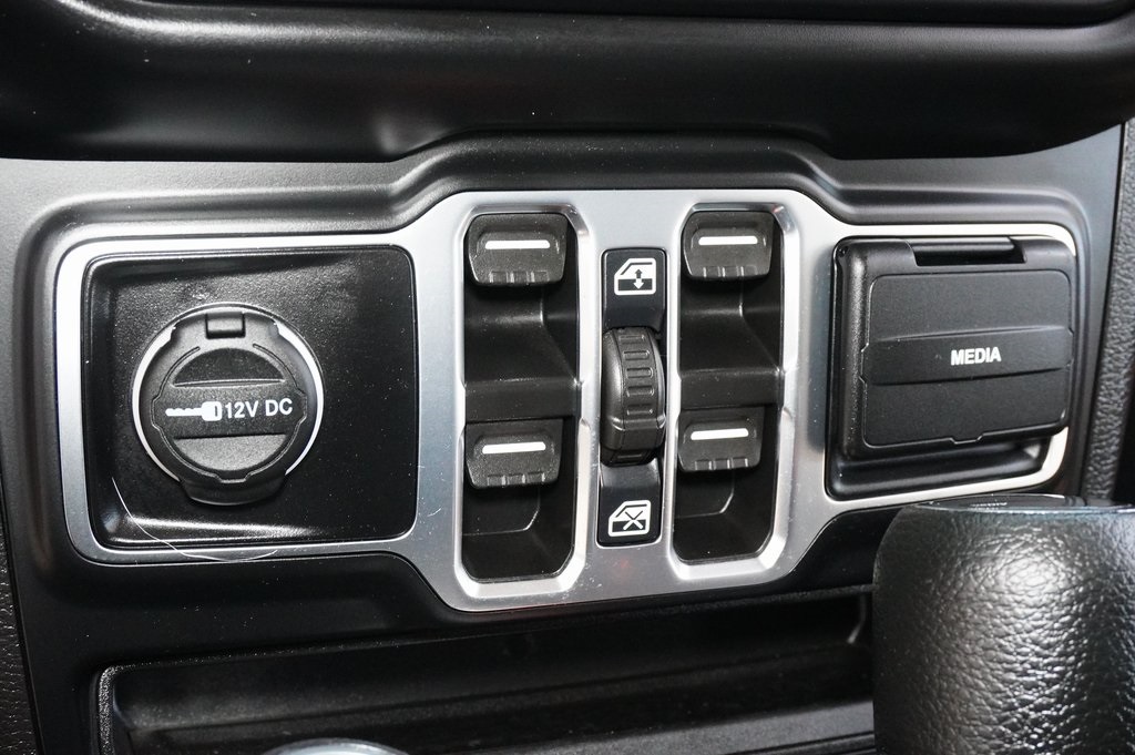 Used Car 2023 Jeep Gladiator  Willys For Sale Under $40,000 In Weatherford, Texas