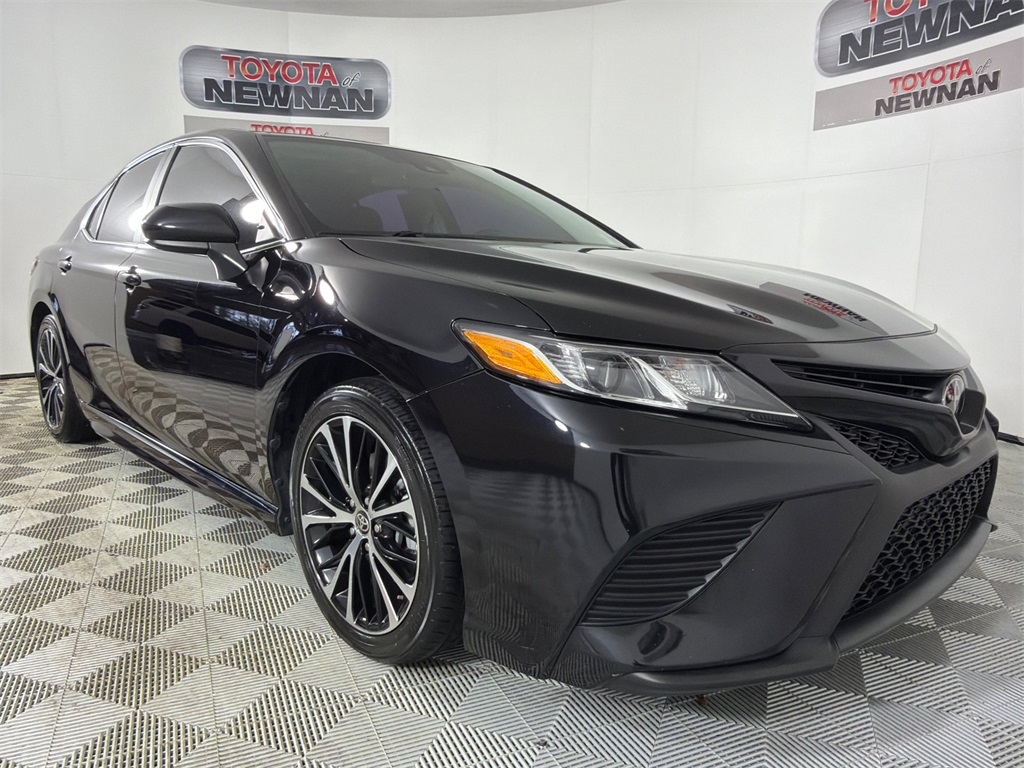 2020 Toyota Camry SE FWD