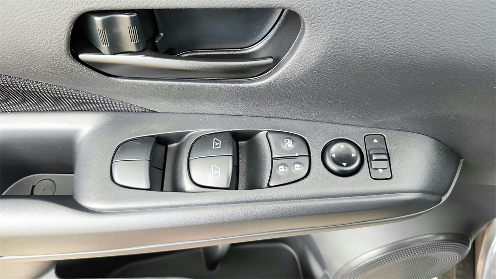 2025 Nissan Kicks Play