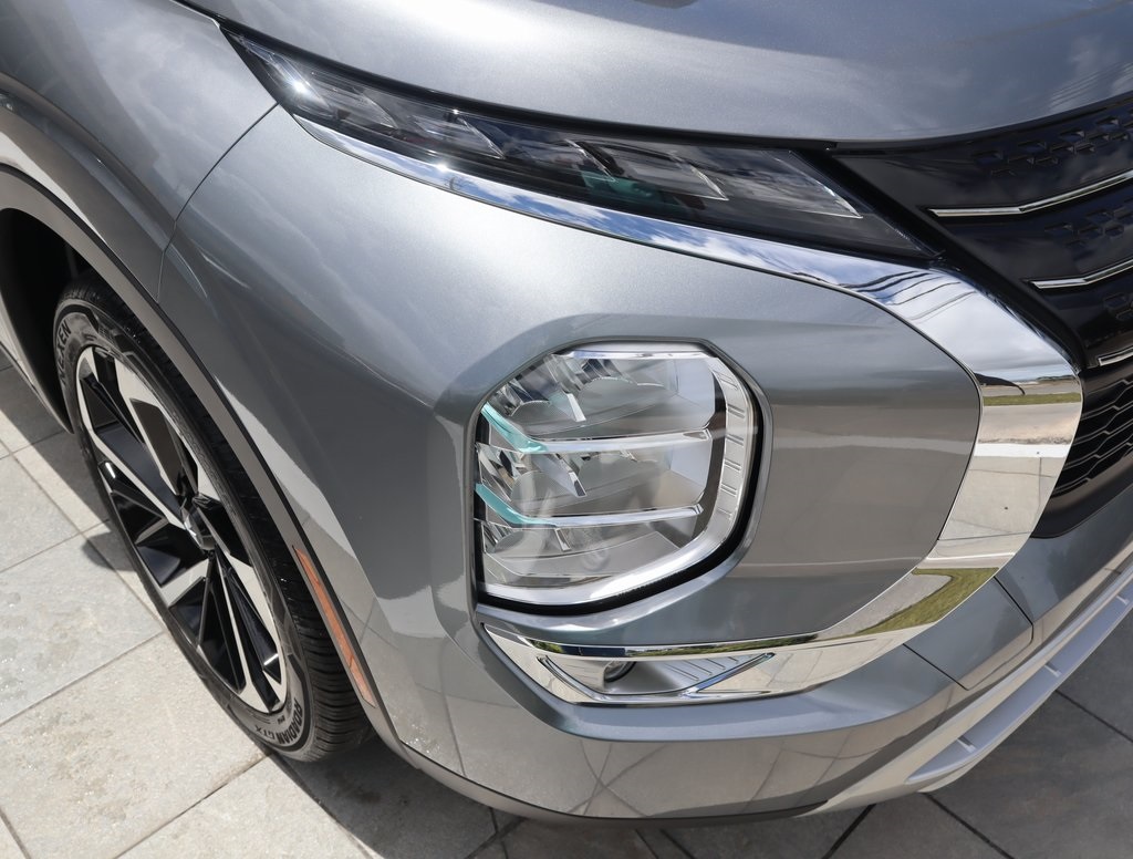 Thumbnail: 2024 Mitsubishi Outlander - 12