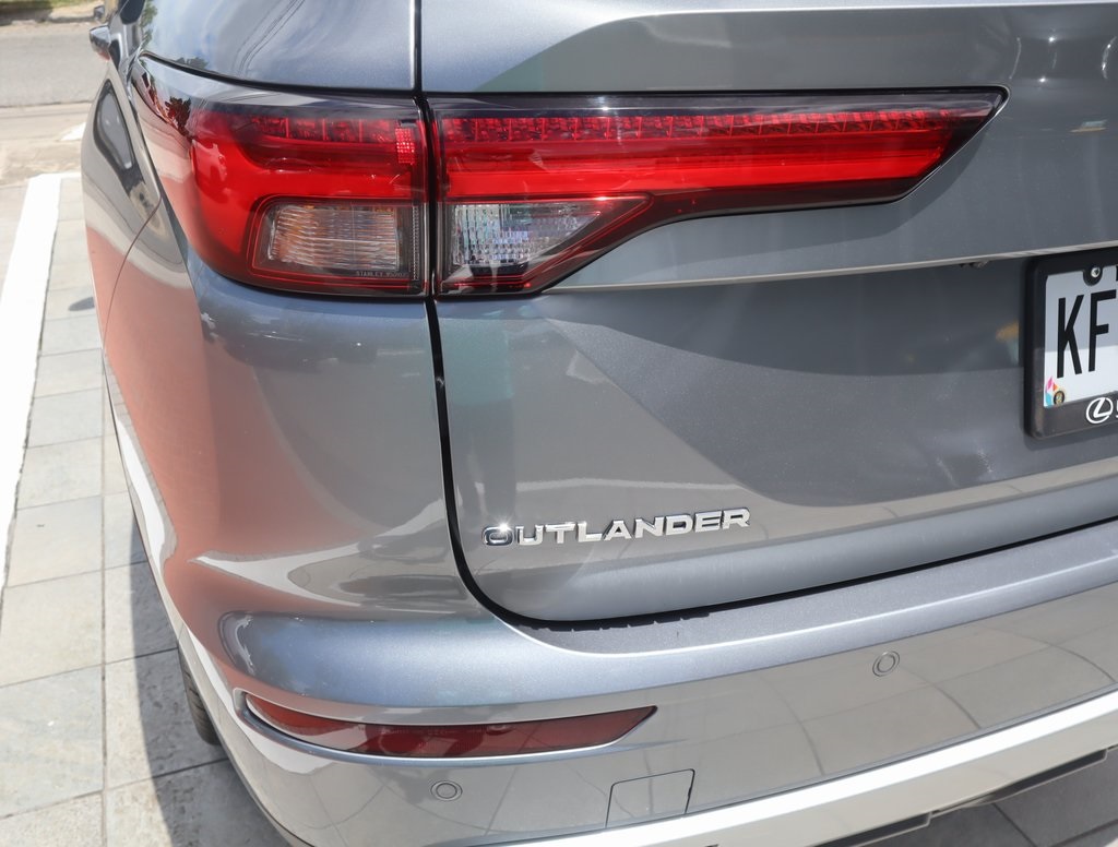 Thumbnail: 2024 Mitsubishi Outlander - 16