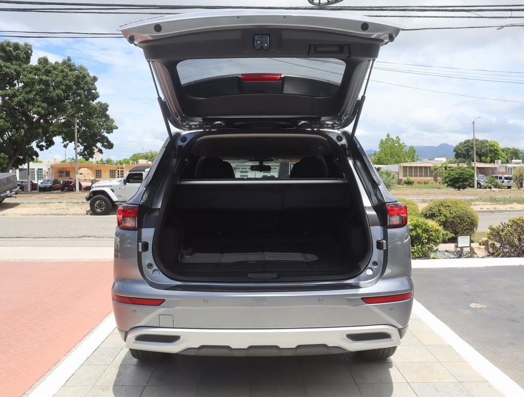 Thumbnail: 2024 Mitsubishi Outlander - 18
