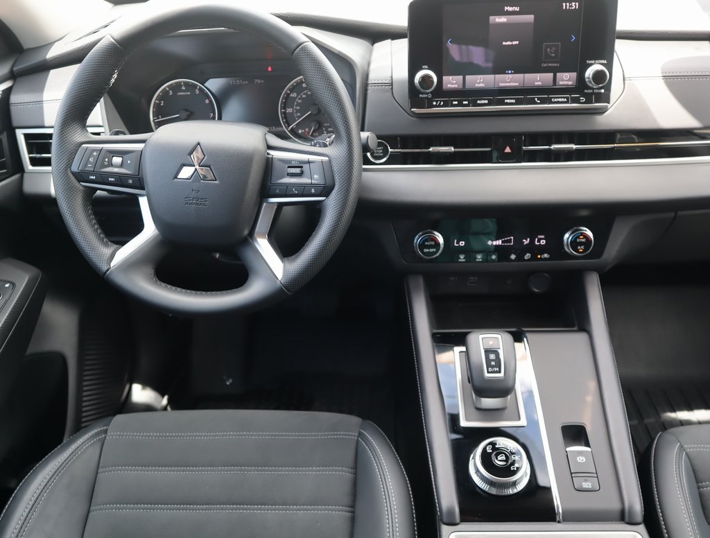 Thumbnail: 2024 Mitsubishi Outlander - 30
