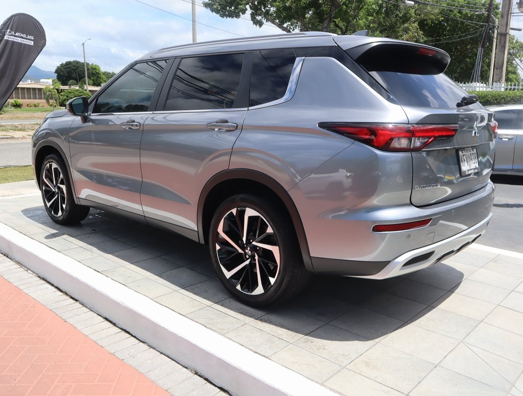 Thumbnail: 2024 Mitsubishi Outlander - 7