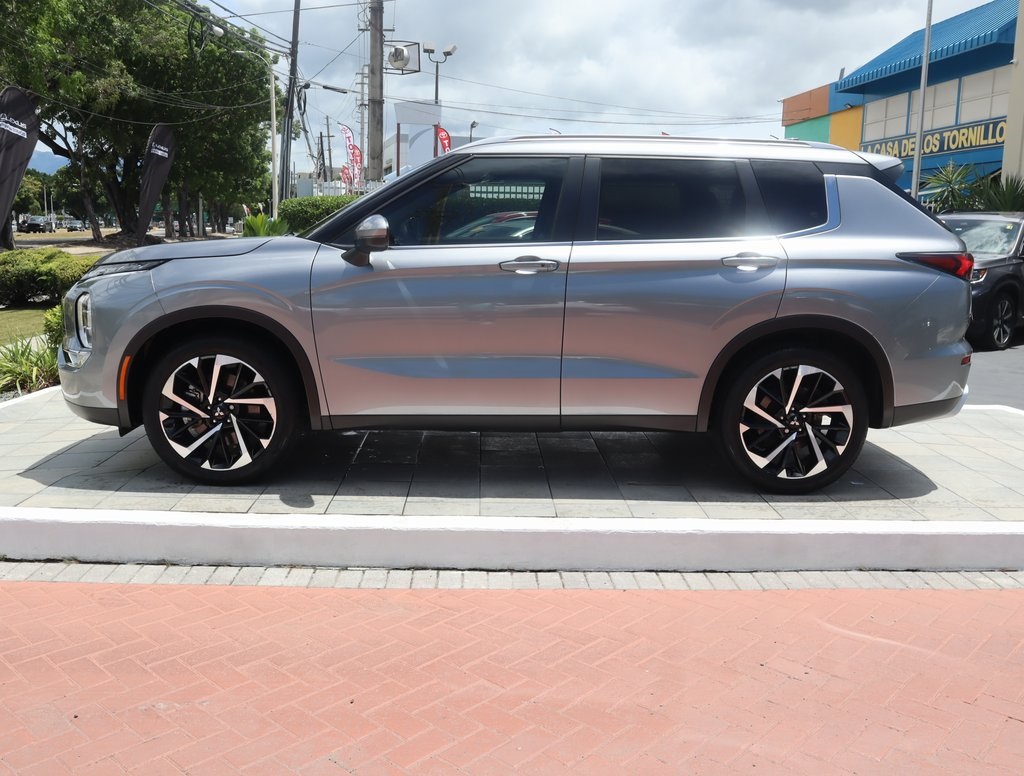 Thumbnail: 2024 Mitsubishi Outlander - 8