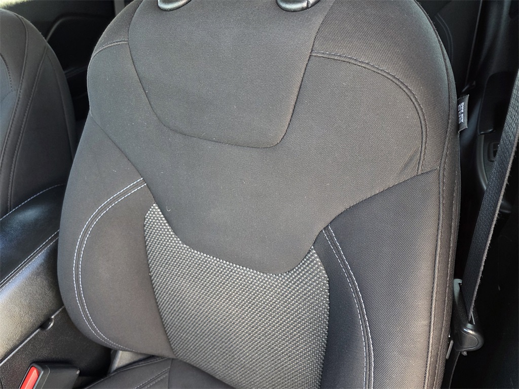 2020 Jeep Cherokee Latitude Black at AutoSavvy Houston Southwest