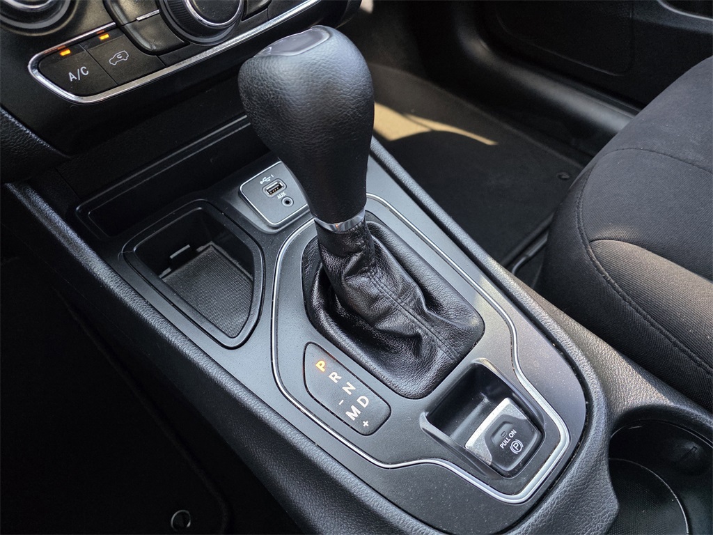 2020 Jeep Cherokee Latitude Black at AutoSavvy Houston Southwest