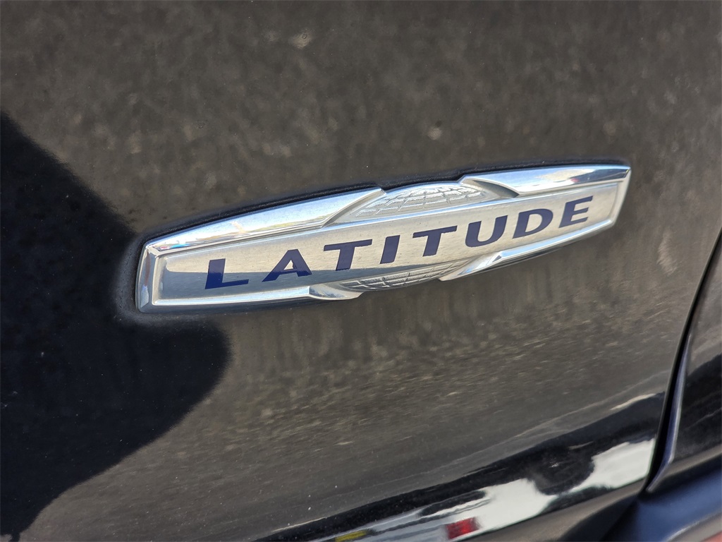 2020 Jeep Cherokee Latitude Black at AutoSavvy Houston Southwest