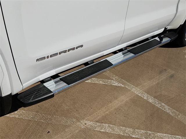 Used Car 2020 Gmc Sierra 1500  Slt For Sale Under $35,000 In Plainview, Texas