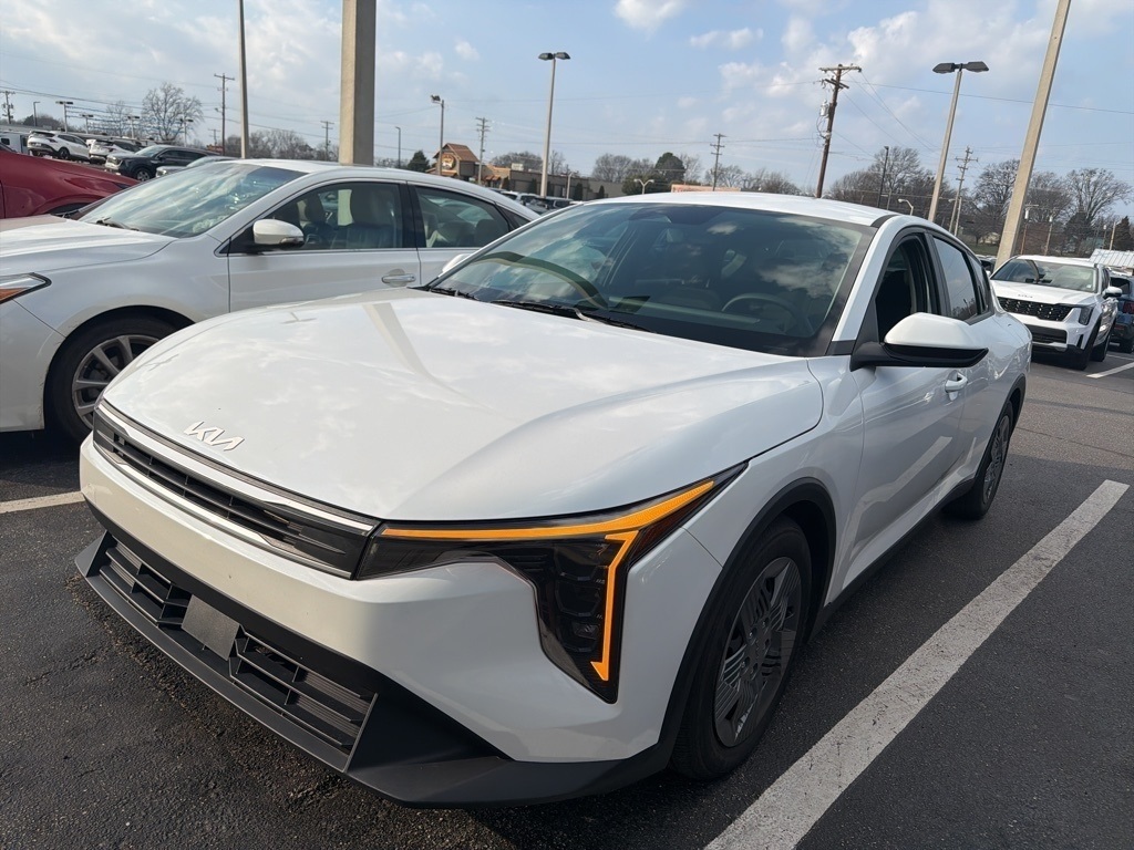 2025 Kia K4 LX FWD