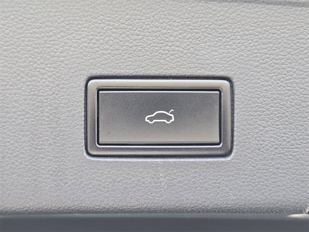 2021 Volkswagen Atlas Cross Sport 3.6L V6 SE w/Technology Silver at DeMontrond Auto Country