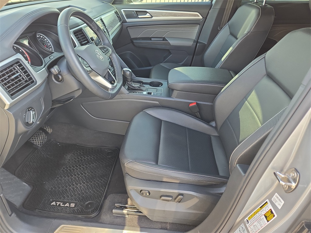 2021 Volkswagen Atlas Cross Sport 3.6L V6 SE w/Technology Silver at DeMontrond Auto Country