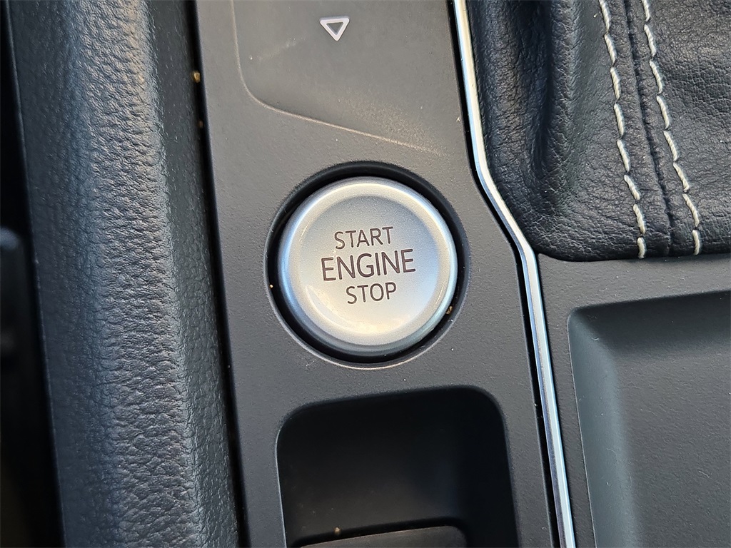 2021 Volkswagen Atlas Cross Sport 3.6L V6 SE w/Technology Silver at DeMontrond Auto Country